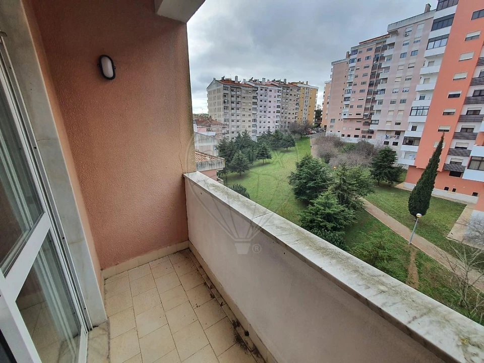 Apartamento T2 para Venda em Cacém e São Marcos Foto 11