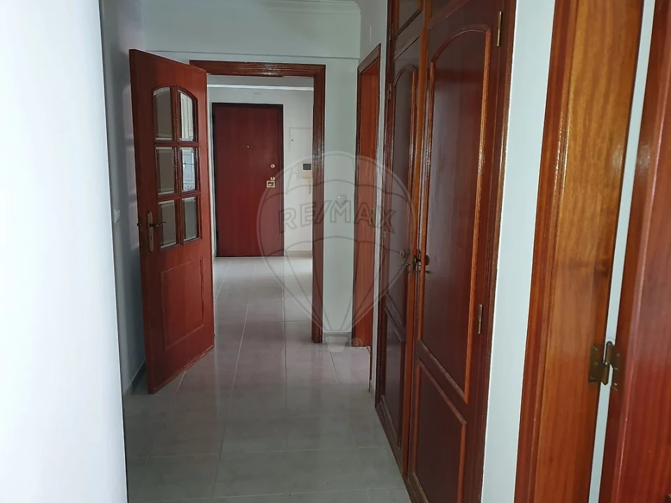 Apartamento T2 para Venda em Cacém e São Marcos Foto 7