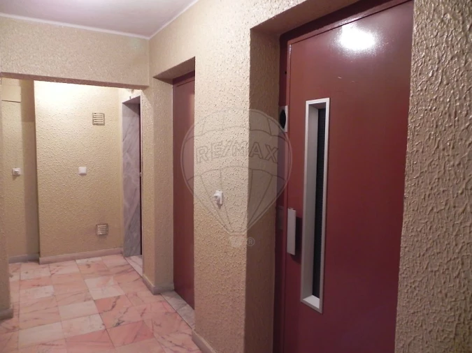 Apartamento T2 para Venda em Cacém e São Marcos Foto 5