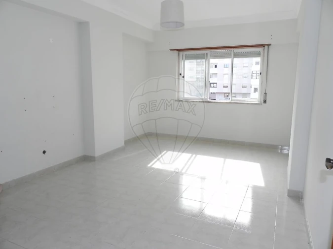 Apartamento T2 para Venda em Cacém e São Marcos Foto 18