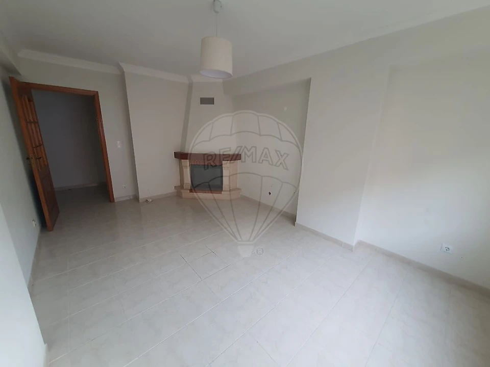 Apartamento T2 para Venda em Cacém e São Marcos Foto 13