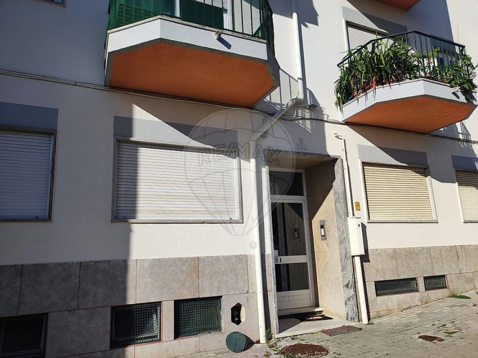 Apartamento T2 para Venda em Barcarena Foto 8