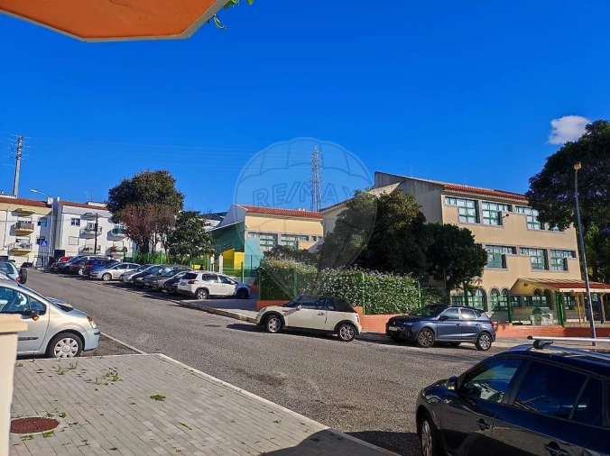 Apartamento T2 para Venda em Barcarena Foto 3