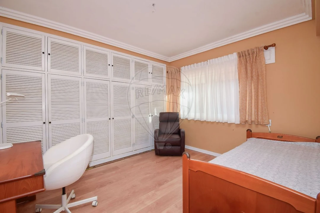 Moradia T4 para Venda em Almargem do Bispo, Pêro Pinheiro e Montelavar Foto 8