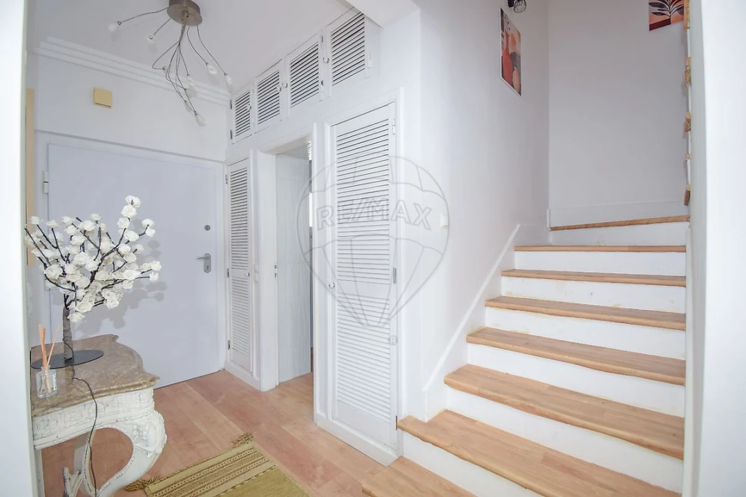 Moradia T4 para Venda em Almargem do Bispo, Pêro Pinheiro e Montelavar Foto 34