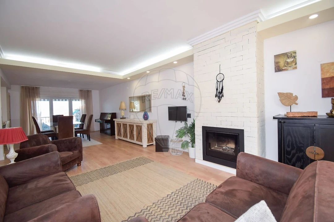 Moradia T4 para Venda em Almargem do Bispo, Pêro Pinheiro e Montelavar Foto 23