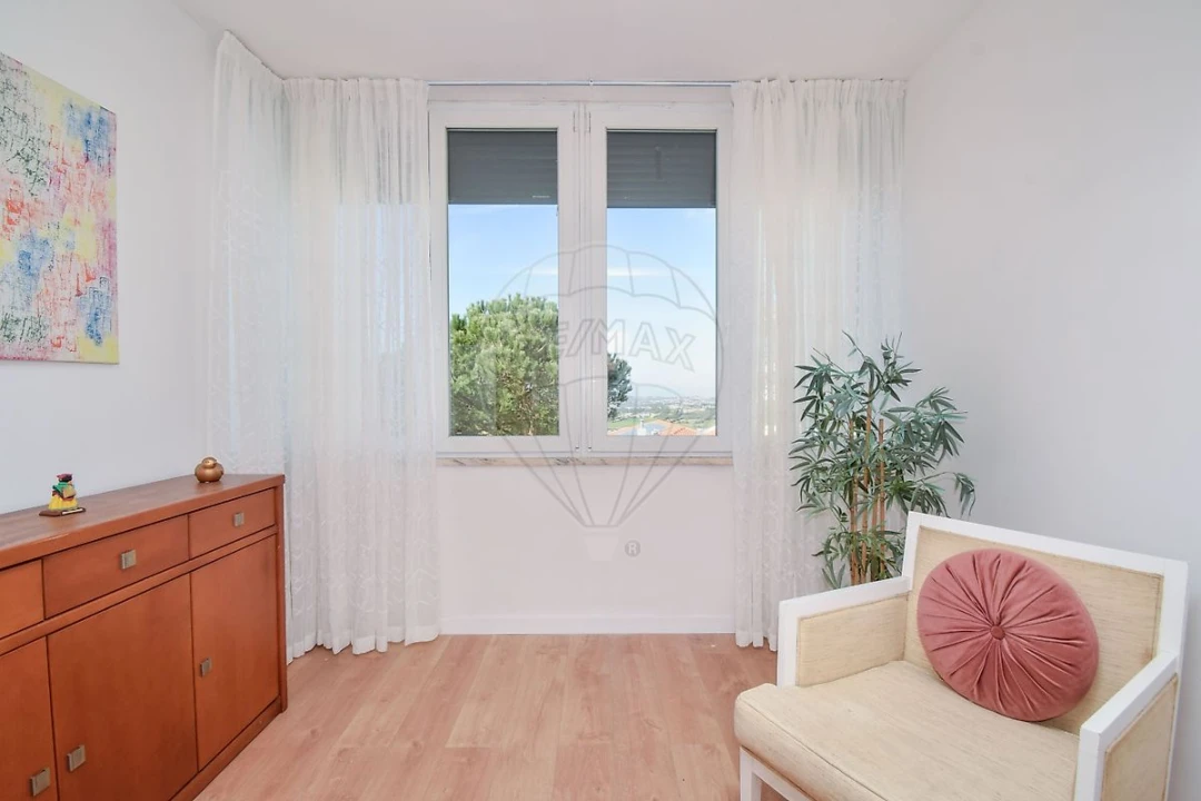 Moradia T4 para Venda em Almargem do Bispo, Pêro Pinheiro e Montelavar Foto 15