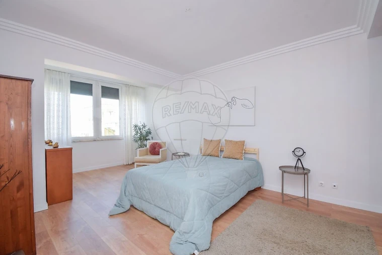 Moradia T4 para Venda em Almargem do Bispo, Pêro Pinheiro e Montelavar Foto 13