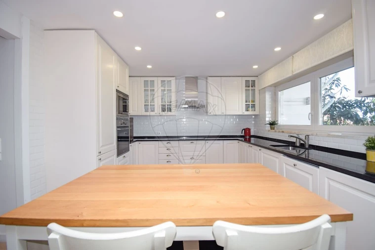 Moradia T4 para Venda em Almargem do Bispo, Pêro Pinheiro e Montelavar Foto 28