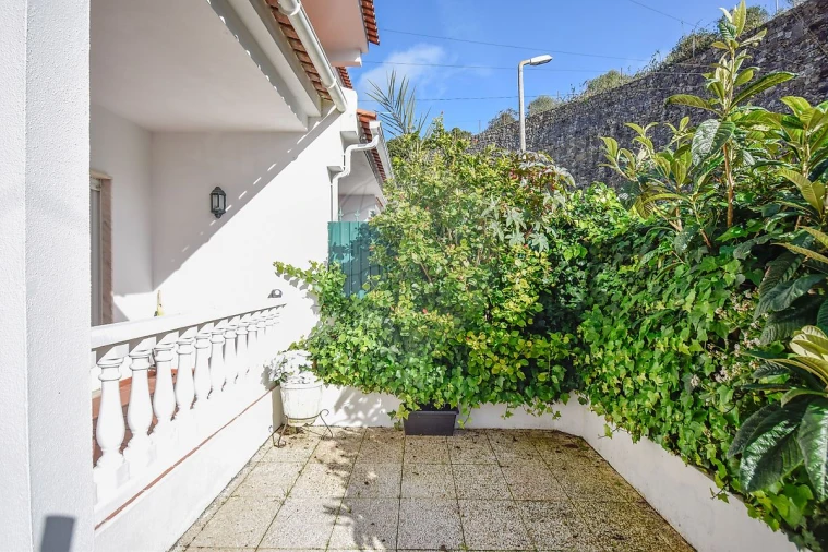 Moradia T4 para Venda em Almargem do Bispo, Pêro Pinheiro e Montelavar Foto 47