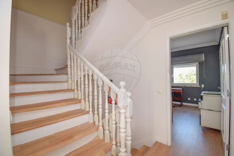 Moradia T4 para Venda em Almargem do Bispo, Pêro Pinheiro e Montelavar Foto 19