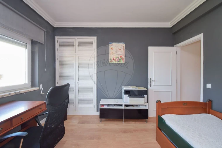 Moradia T4 para Venda em Almargem do Bispo, Pêro Pinheiro e Montelavar Foto 10