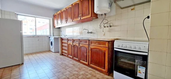 Apartamento T1 para Venda em Queluz e Belas