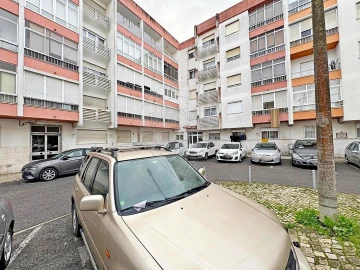 Apartamento T1 para Venda em Queluz e Belas