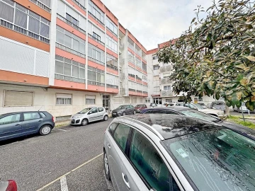 Apartamento T1 para Venda em Queluz e Belas