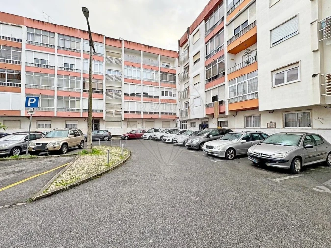 Apartamento T1 para Venda em Queluz e Belas Foto 13