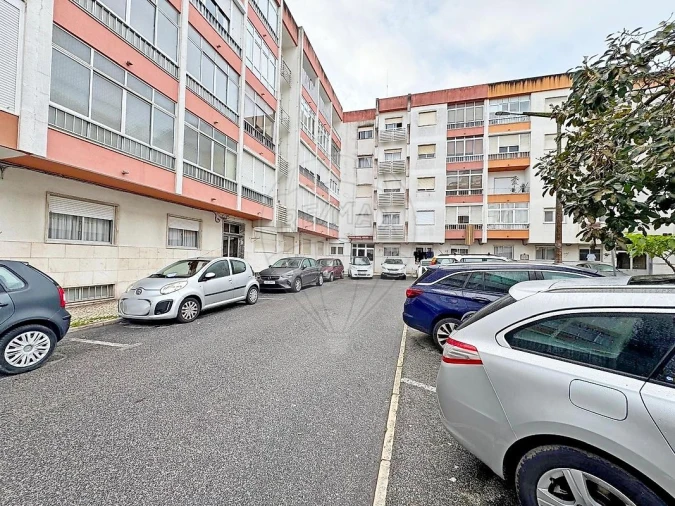 Apartamento T1 para Venda em Queluz e Belas Foto 7