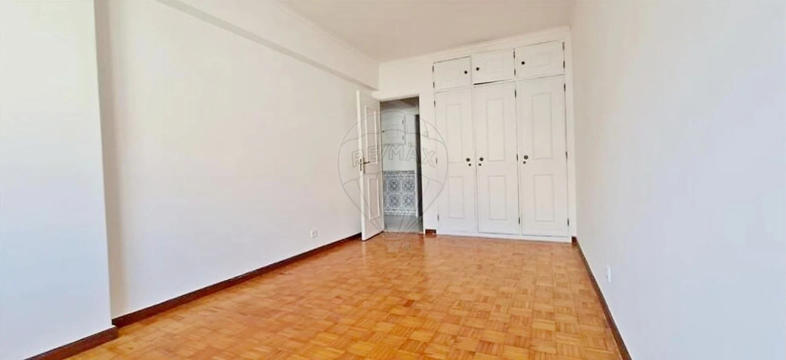 Apartamento T1 para Venda em Queluz e Belas Foto 2