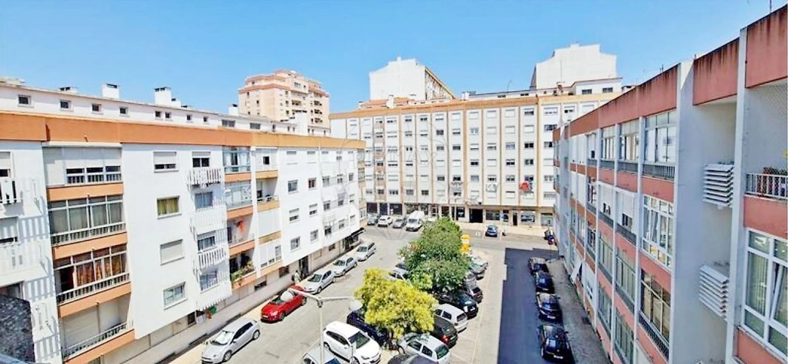 Apartamento T1 para Venda em Queluz e Belas Foto 14