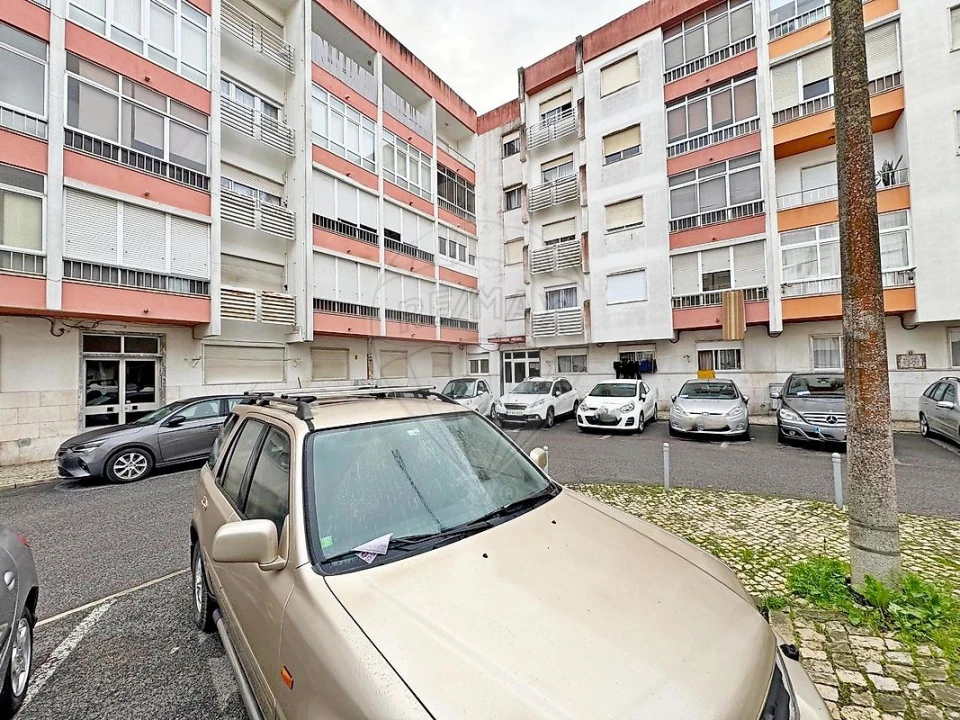 Apartamento T1 para Venda em Queluz e Belas Foto 11