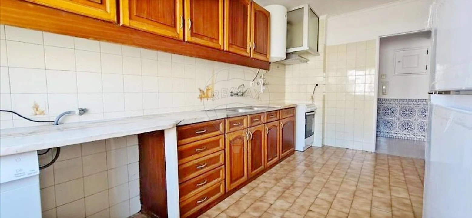 Apartamento T1 para Venda em Queluz e Belas Foto 18