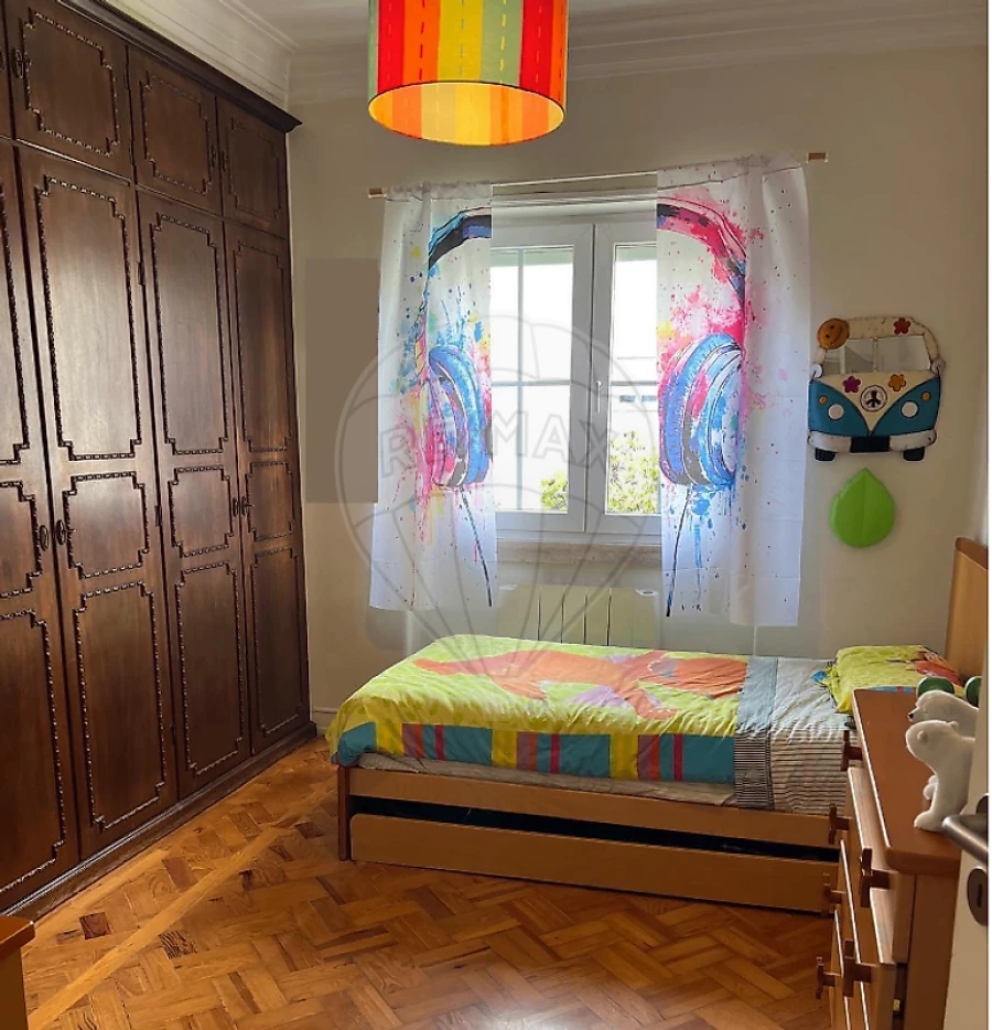Apartamento T4 para Venda em Alvalade Foto 3