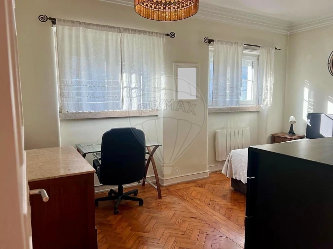 Apartamento T4 para Venda em Alvalade Foto 7