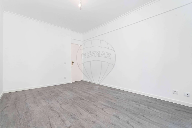 Apartamento T2 para Arrendamento em Agualva e Mira-Sintra Foto 5