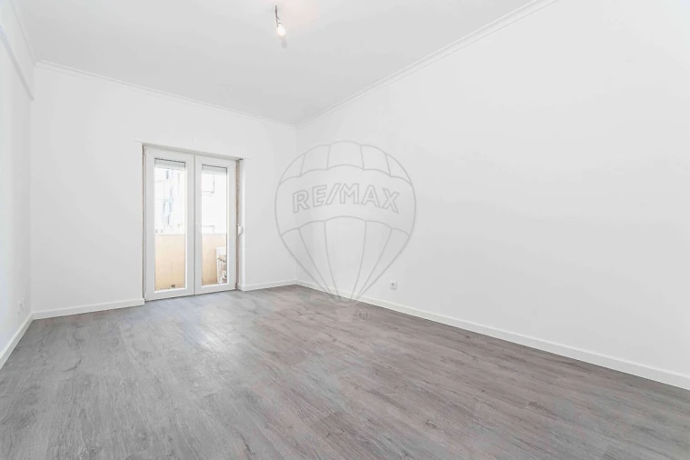 Apartamento T2 para Arrendamento em Agualva e Mira-Sintra Foto 4