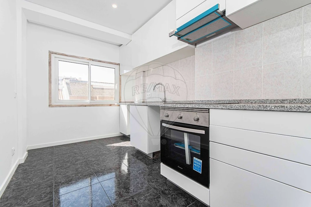 Apartamento T2 para Arrendamento em Agualva e Mira-Sintra Foto 2