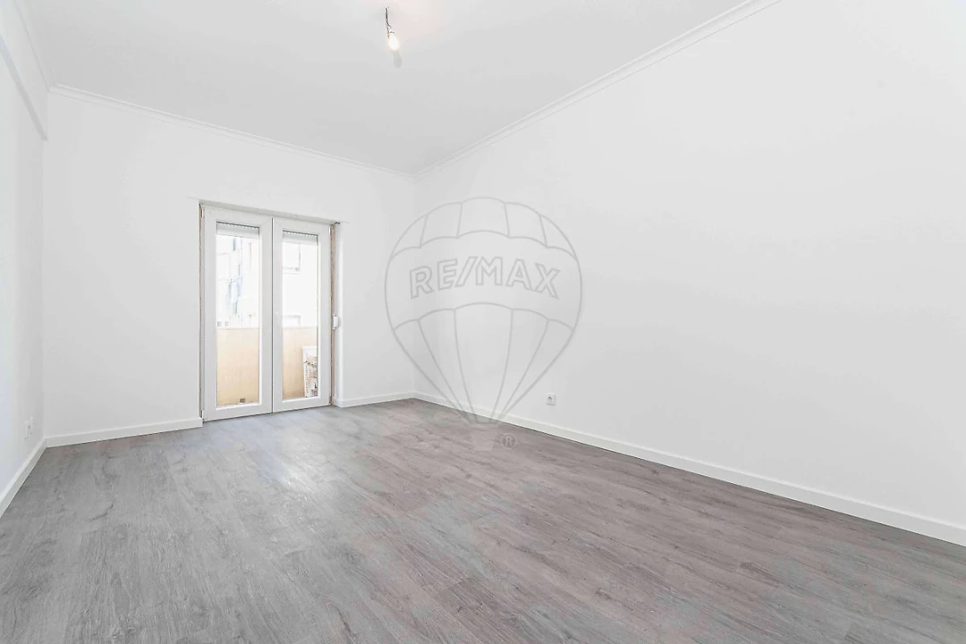 Apartamento T2 para Arrendamento em Agualva e Mira-Sintra Foto 4