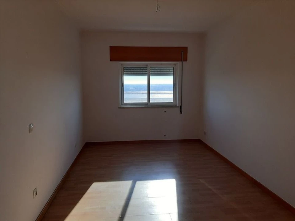 Apartamento T2 para Venda em Azambuja Foto 10