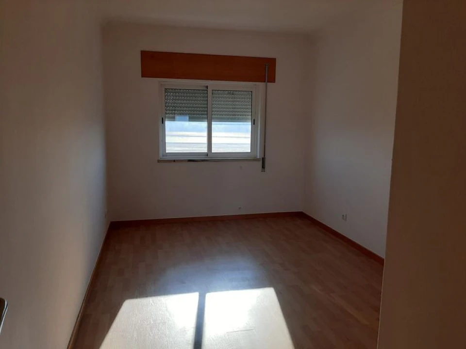 Apartamento T2 para Venda em Azambuja Foto 8