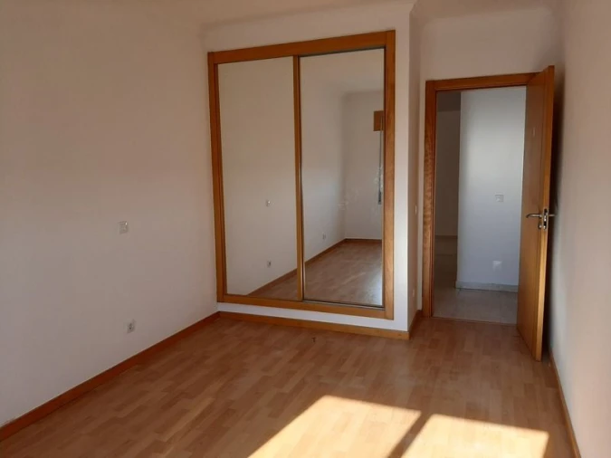 Apartamento T2 para Venda em Azambuja Foto 9