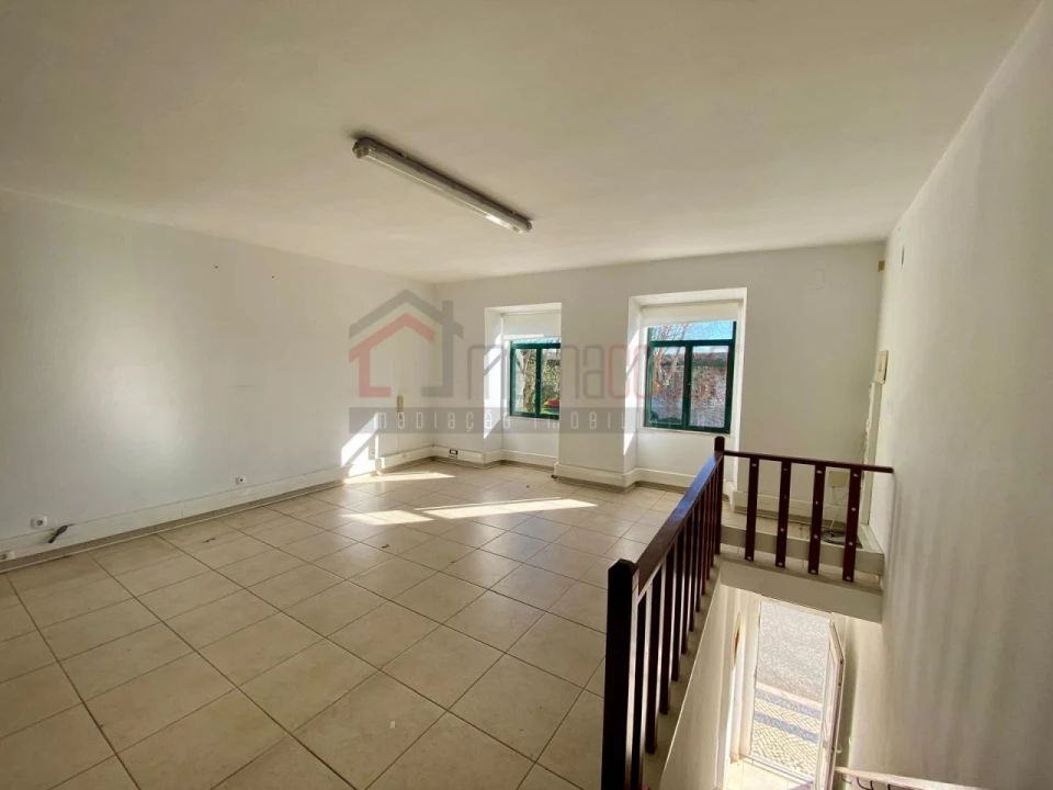 Loja para Arrendamento em Peniche Foto 3