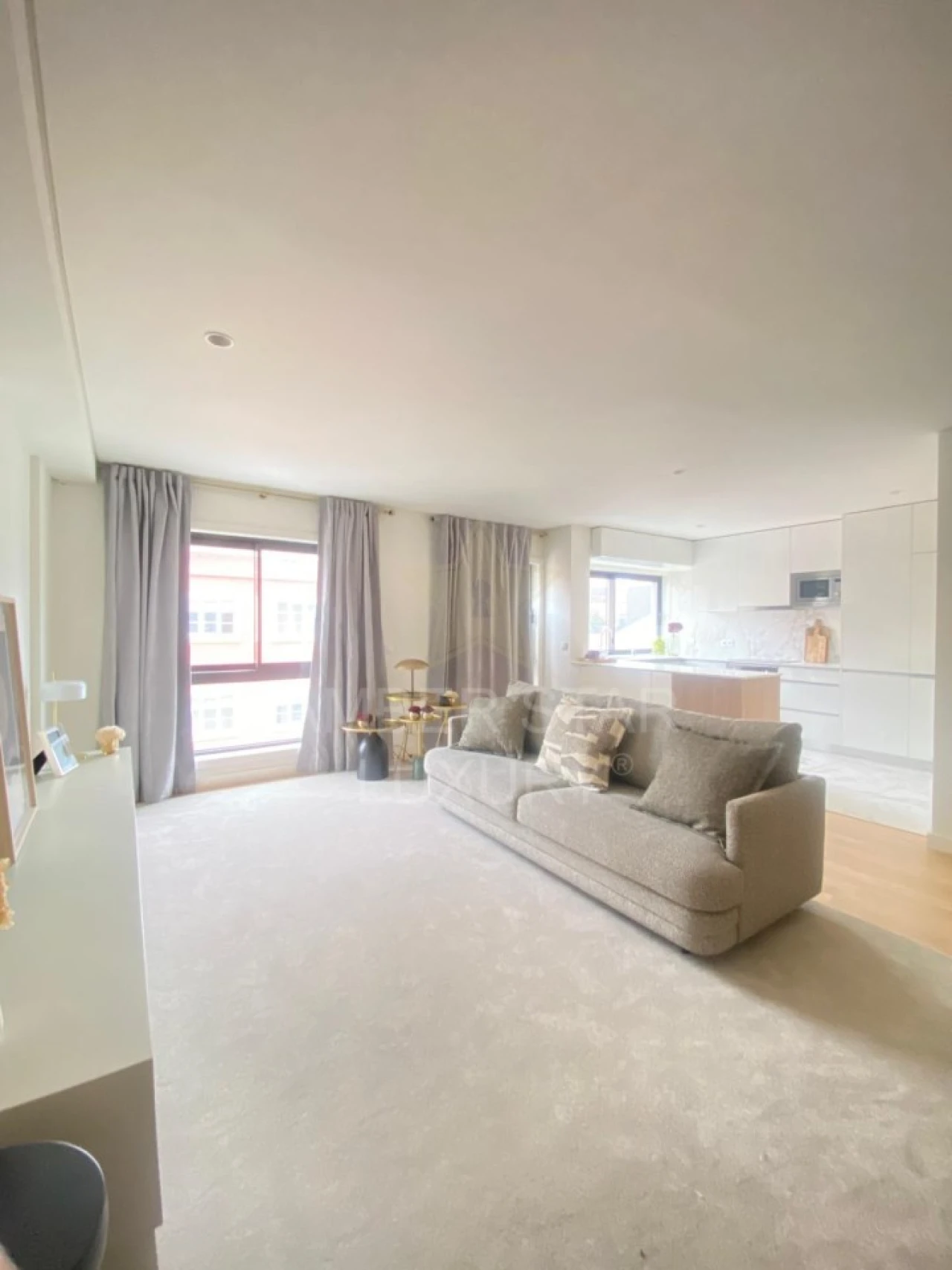 Apartamento T3 para Venda em Cedofeita, Santo Ildefonso, Sé, Miragaia, São Nicolau e Vitória Foto 2