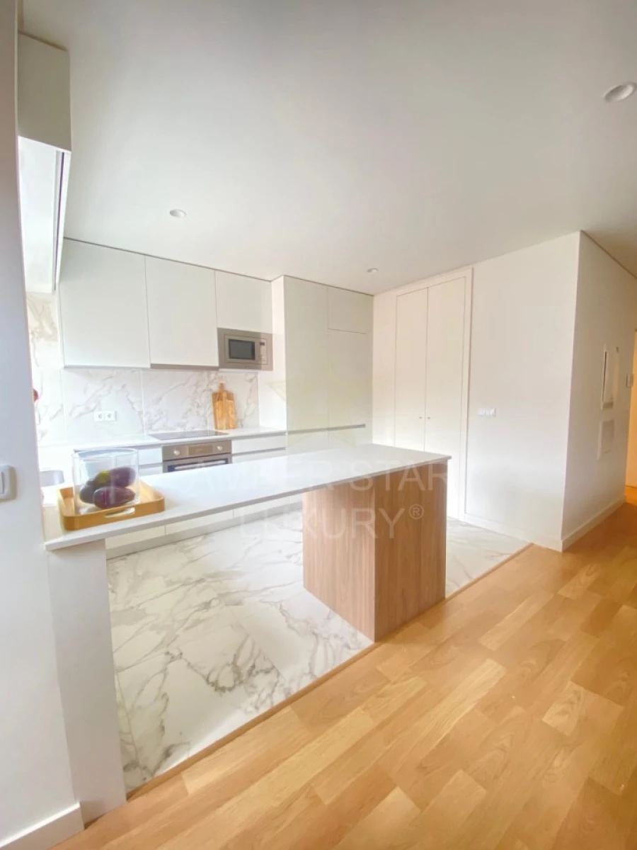 Apartamento T3 para Venda em Cedofeita, Santo Ildefonso, Sé, Miragaia, São Nicolau e Vitória Foto 5