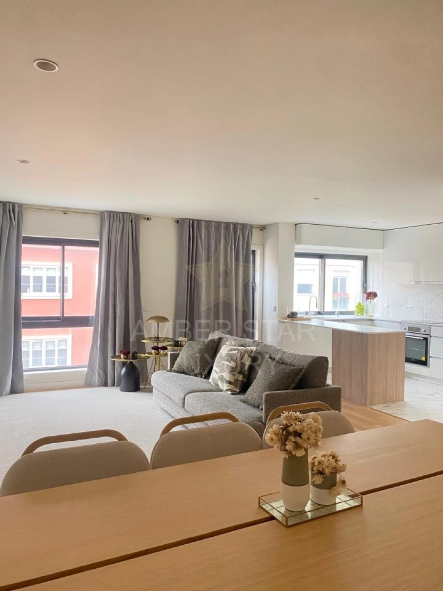 Apartamento T3 para Venda em Cedofeita, Santo Ildefonso, Sé, Miragaia, São Nicolau e Vitória Foto 1