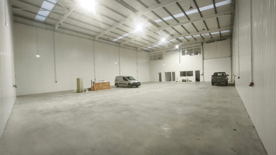 Armazém para Venda em Canelas Foto 1