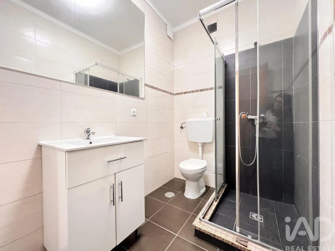 Apartamento T2 para Arrendamento em Santa Maria, São Pedro e Matacães Foto 15