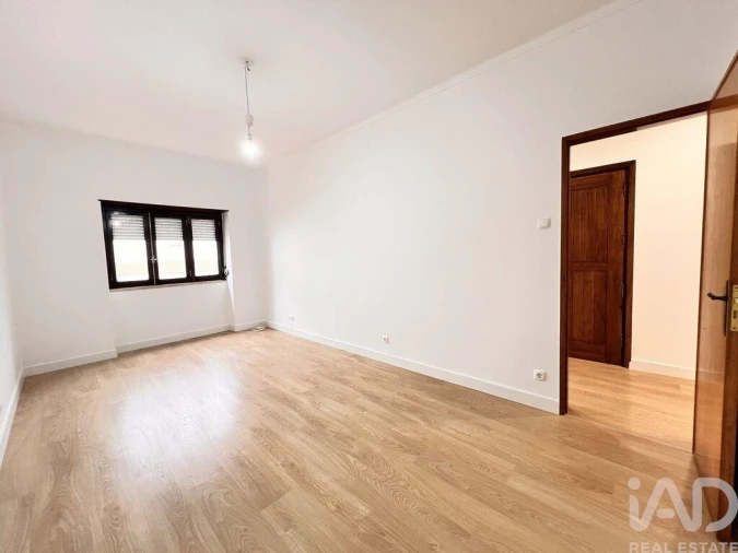 Apartamento T2 para Arrendamento em Santa Maria, São Pedro e Matacães Foto 11