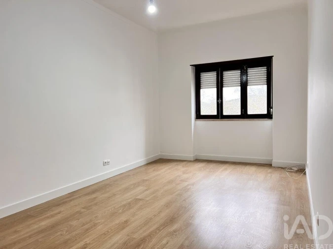 Apartamento T2 para Arrendamento em Santa Maria, São Pedro e Matacães Foto 10