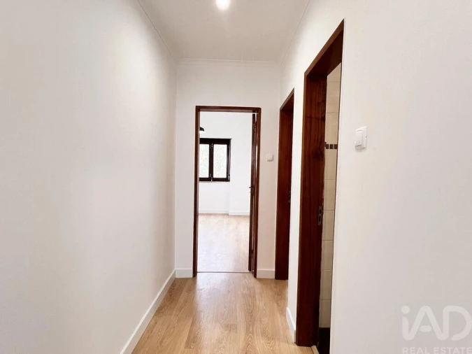 Apartamento T2 para Arrendamento em Santa Maria, São Pedro e Matacães Foto 9