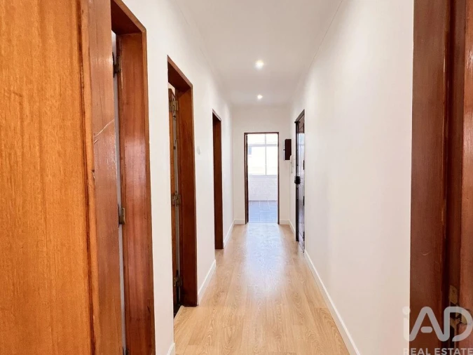 Apartamento T2 para Arrendamento em Santa Maria, São Pedro e Matacães Foto 18