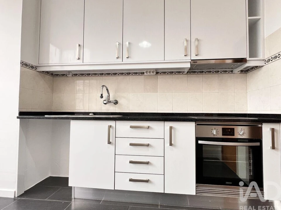 Apartamento T2 para Arrendamento em Santa Maria, São Pedro e Matacães Foto 6