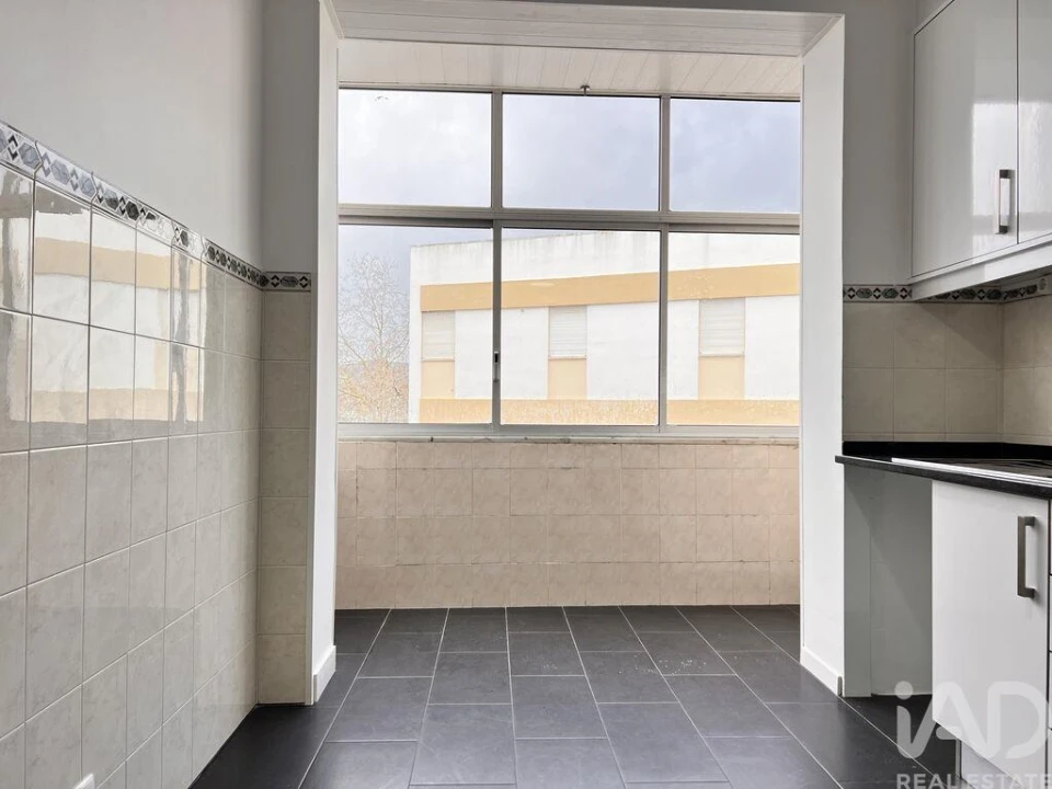 Apartamento T2 para Arrendamento em Santa Maria, São Pedro e Matacães Foto 5