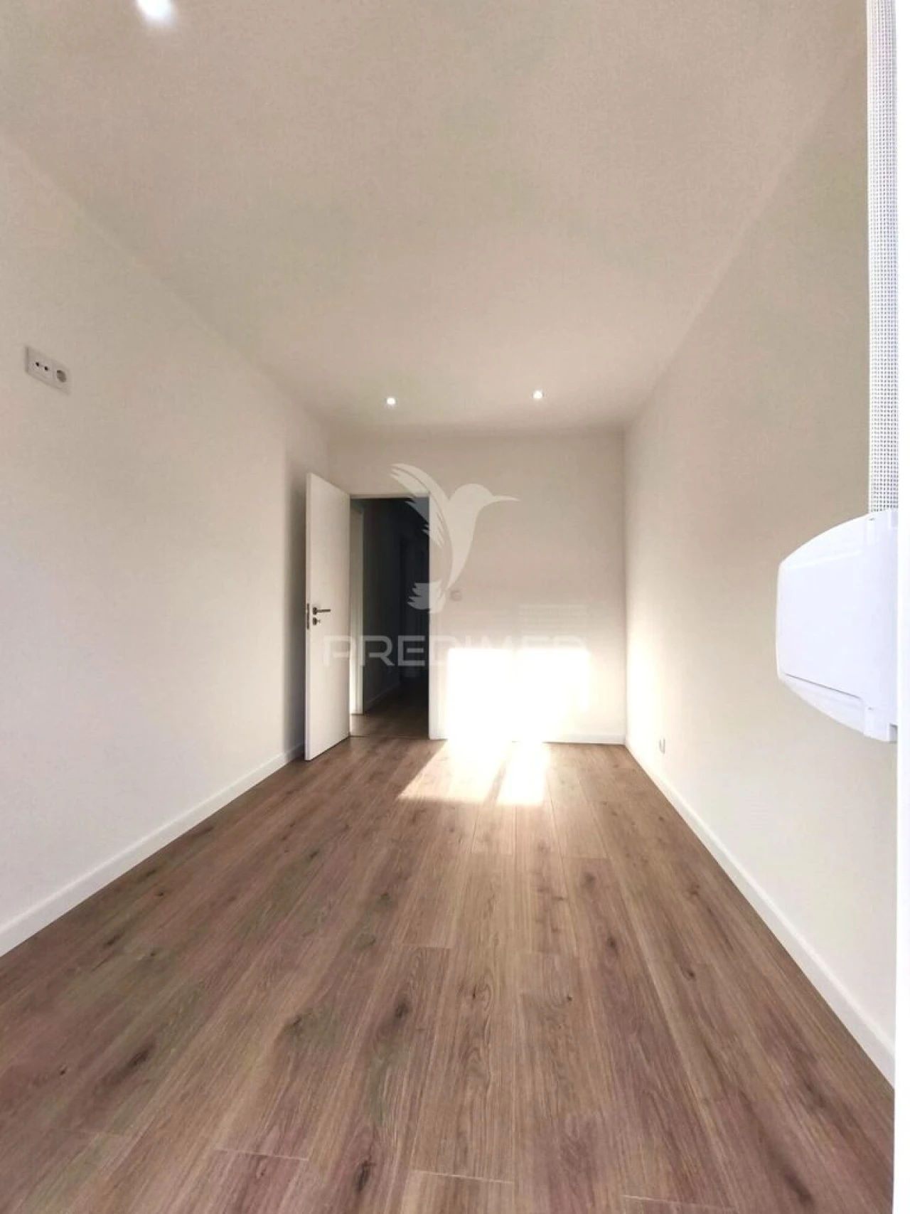 Apartamento T3 para Venda em Alfragide Foto 9