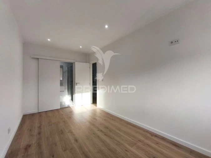 Apartamento T3 para Venda em Alfragide Foto 13