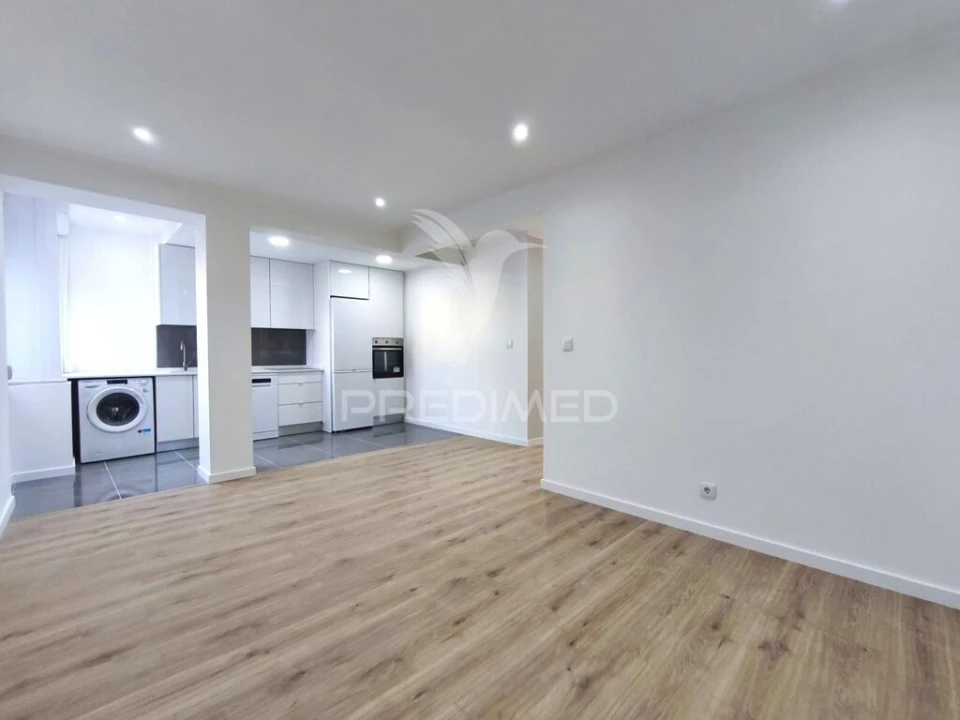 Apartamento T3 para Venda em Alfragide Foto 7