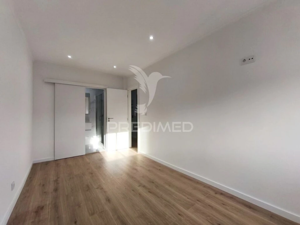 Apartamento T3 para Venda em Alfragide Foto 13